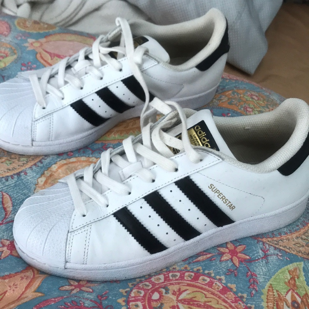 Adidas superstars